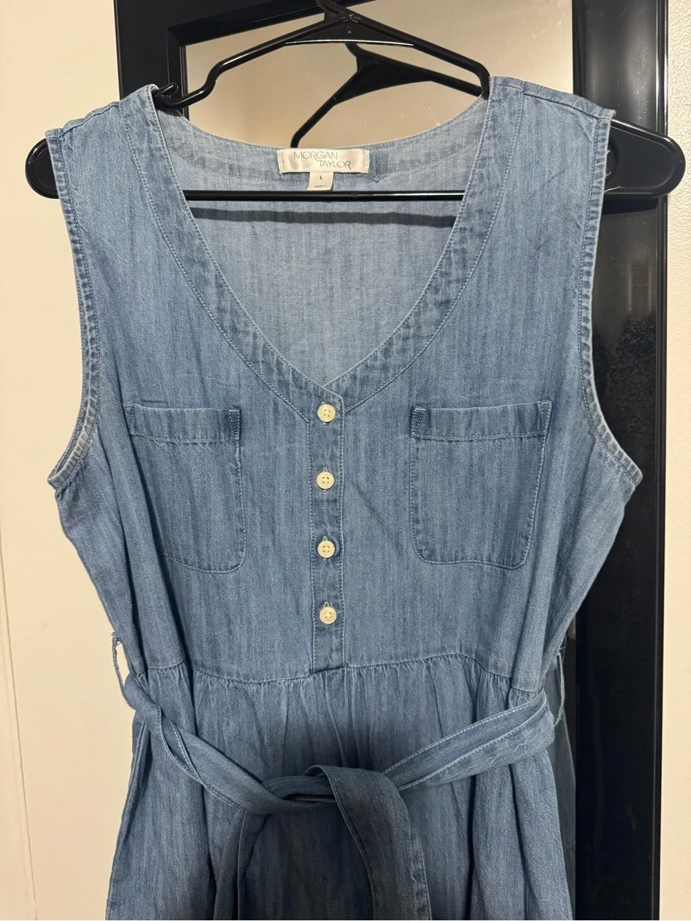 Morgan Taylor Light Blue Sleeveless Chambray Midi Dress with Tie Waist - Picture 3 of 4